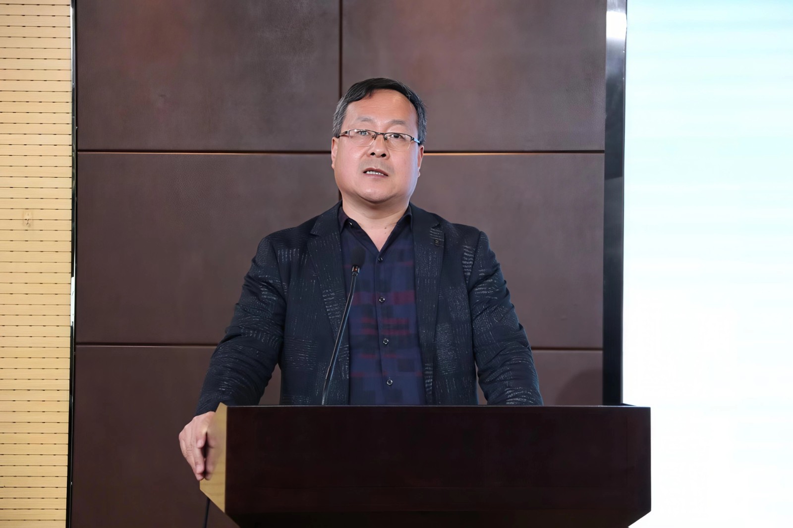 微信图片_20251013144305.jpg 微信图片_20251013144305.jpg