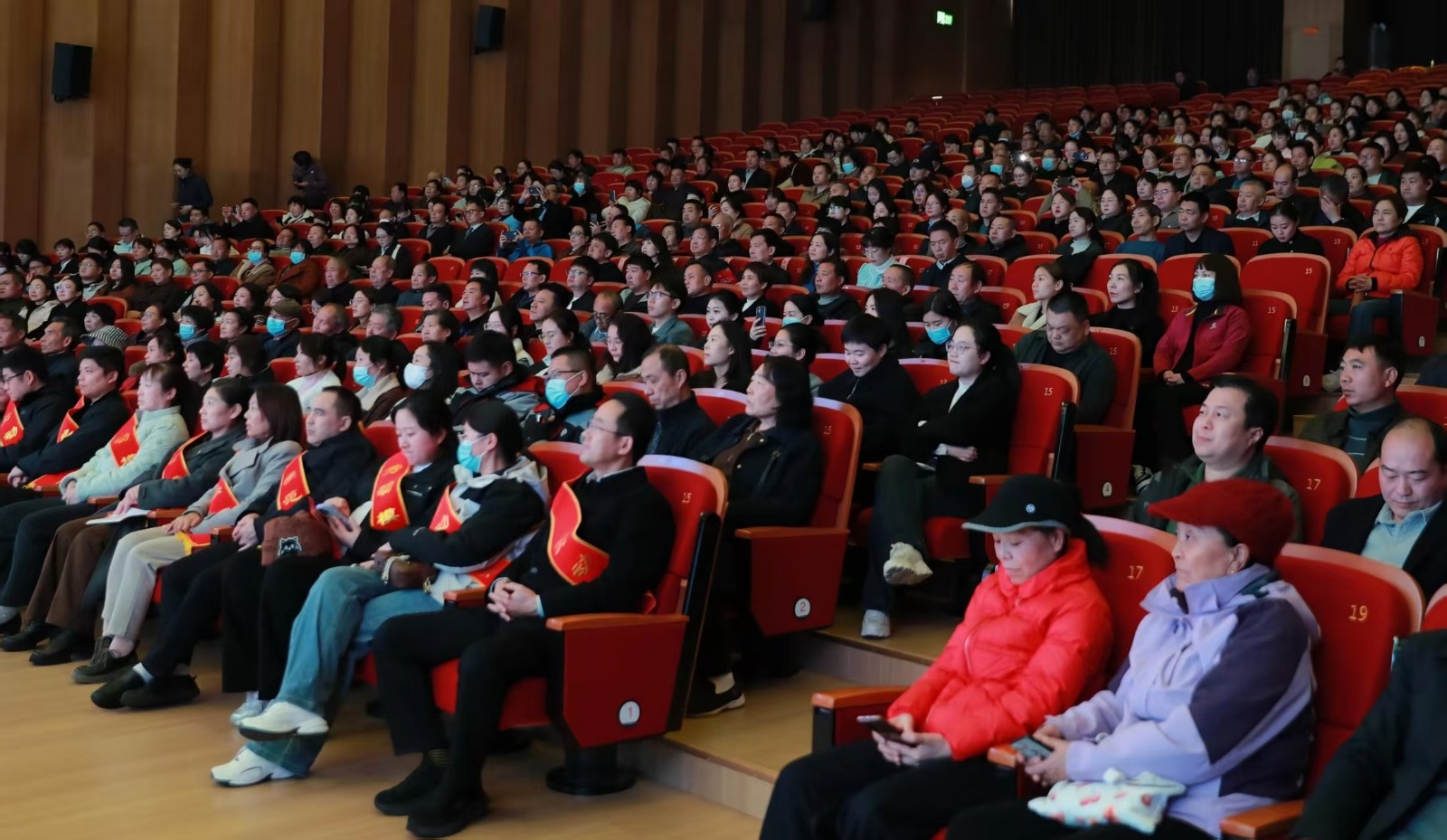 微信图片_20251118091344_329.jpg 微信图片_20251118091344_329.jpg